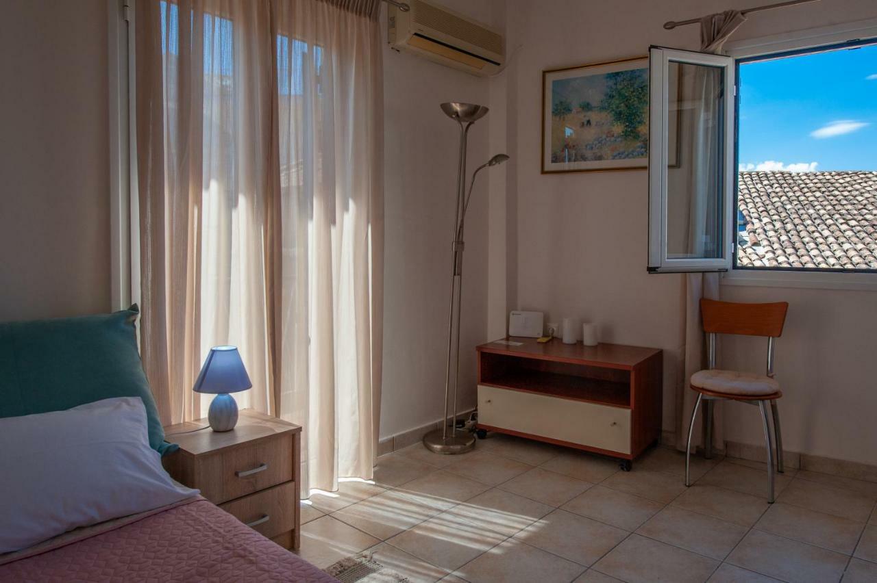 A Small Apartment In The Center Of The Old Town Corfu  Exterior foto